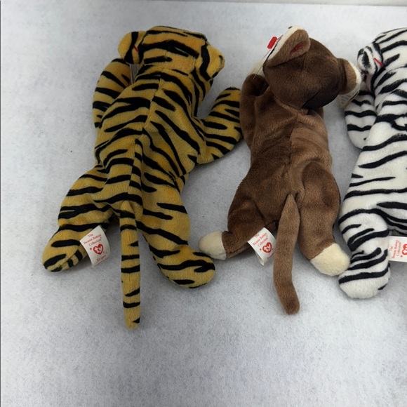 Ty Stuffed Animal Set of 4: Stripes, Pounce, Blizzard, & Canyon - Picture 10 of 12